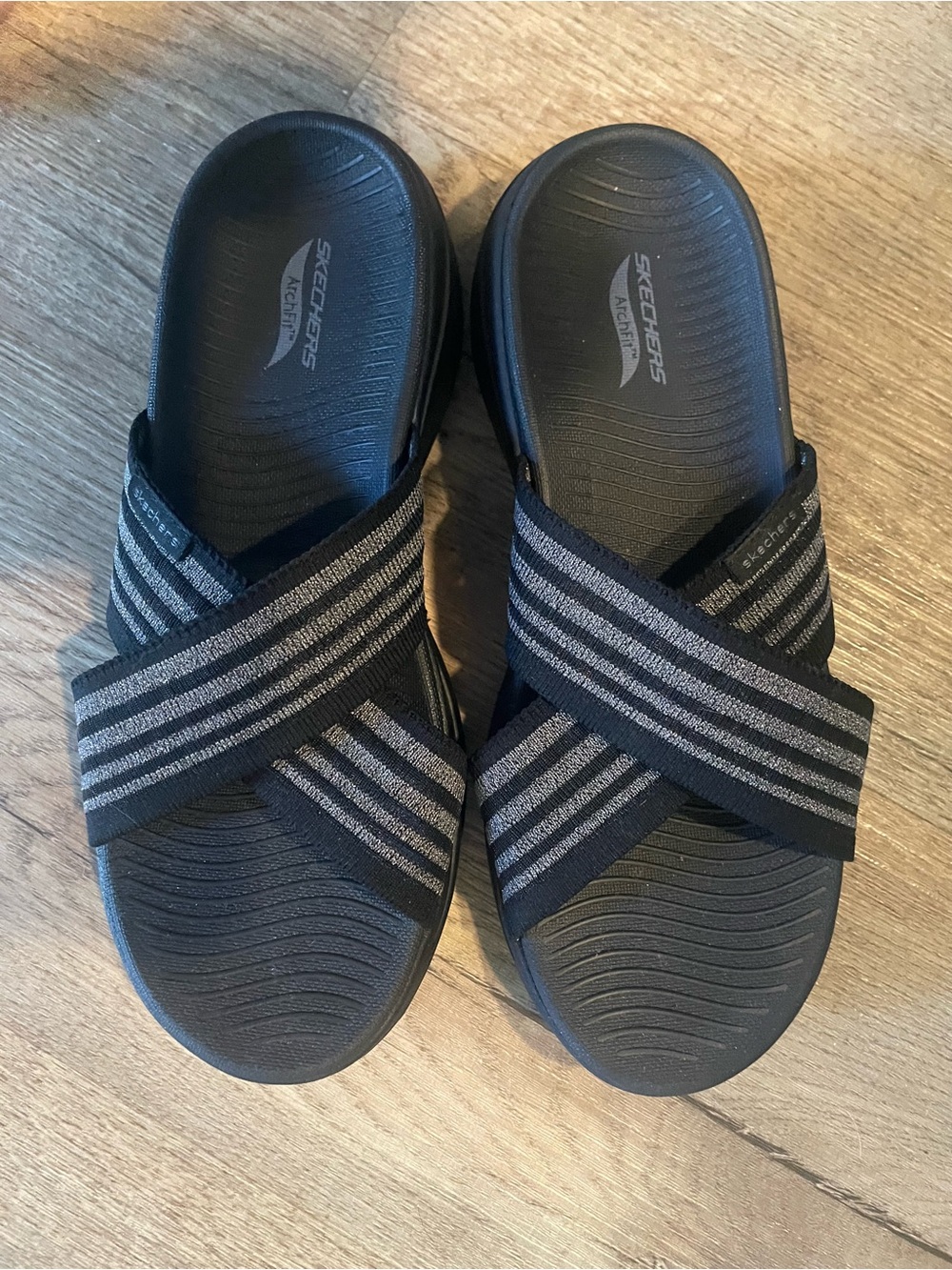 Skechers GO WALK Arch Fit Ultra Go slide sandals / Size: 8